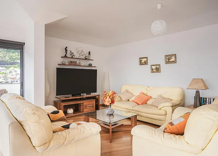 Beachfront Penthouse With Panoramic Ocean-view Terrace Vip Baia