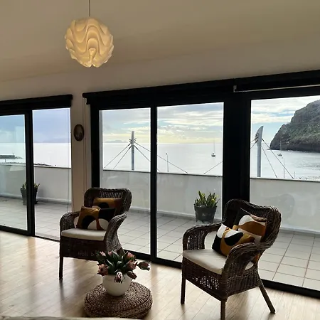 Beachfront Penthouse With Panoramic Ocean-View Terrace Vip Baia