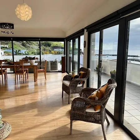 Beachfront Penthouse With Panoramic Ocean-View Terrace Vip Baia Apartment *