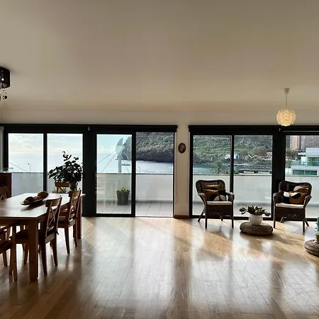 Beachfront Penthouse With Panoramic Ocean-View Terrace Vip Baia