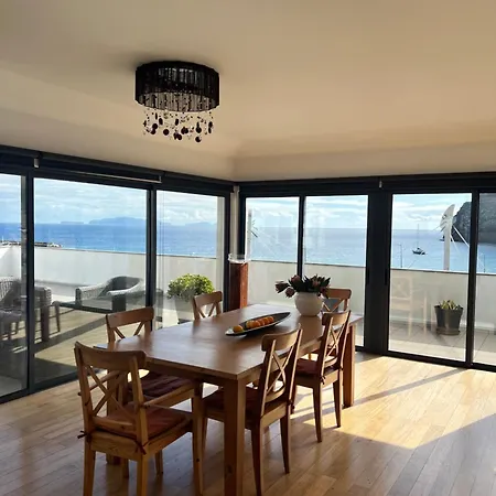 Beachfront Penthouse With Panoramic Ocean-View Terrace Vip Baia * Machico (Madeira)
