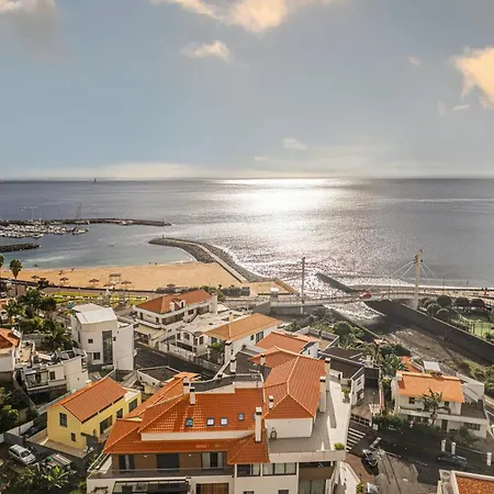 Beachfront Penthouse With Panoramic Ocean-view Terrace Vip Baia Machico (Madeira)